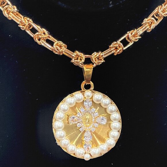 chain necklace Gold plated with large Medallion with cross pendant Handmade - Picture 4 of 4